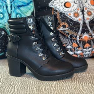 Ladies Boots